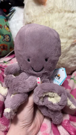 A photo of Maya Octopus - Little Jellycat taken by mayasjellycats133