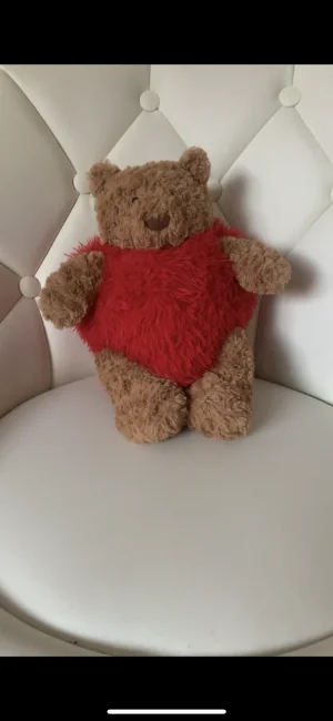 Bartholomew Bear 'Heartthrob' Jellycat | Jelly Journal