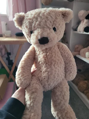 A photo of Finley Bear - Medium Jellycat taken by Kitsfae