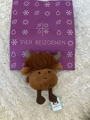 A photo of Amuseabean Highland Cow Jellycat taken by Rozemijntje
