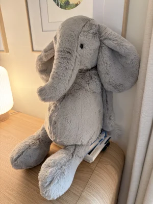 Front photo of Bashful Luxe Elephant Thuddeus - Huge uploaded by Saltedcoffee