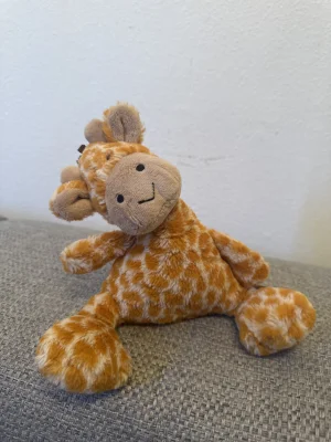 Merryday Giraffe Jellycat photo