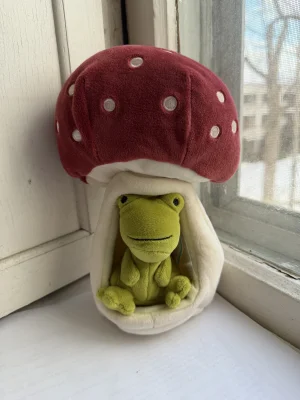 A photo of Forest Fauna Frog Jellycat taken by katsjellies