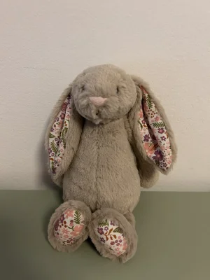 Blossom Beige Bunny 'Petal' - Small Jellycat | Jelly Journal