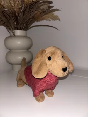 Sweater Sausage Dog - Tan Jellycat photo