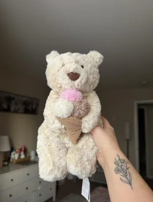 Oatus Bear with Ice Cream 🇺🇸 Jellycat photo uploaded by brisjellyjournal