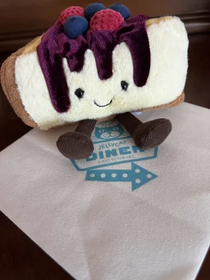 Amuseables Crember Cheesecake 🇺🇸 Jellycat | Jelly Journal