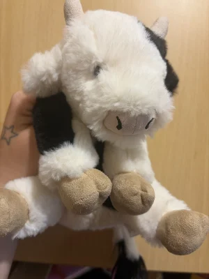 Carey Calf Jellycat photo
