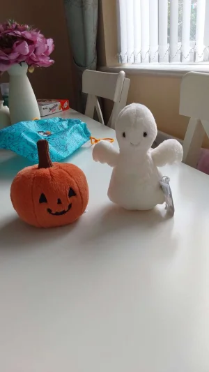 A photo of Ooky Jack O Lantern Jellycat taken by emilywhitehead