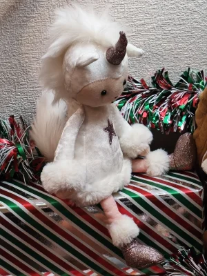 A photo of Perky Unicorn Moon Jellycat taken by Jelly_0ne