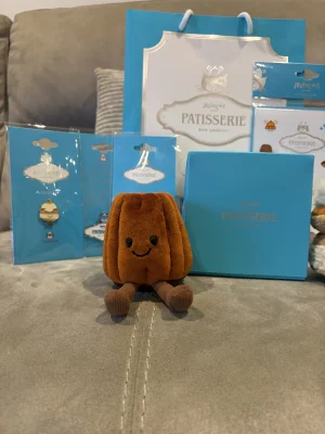 Amuseable Carole Canelé 🇫🇷 Jellycat photo uploaded by Seni113
