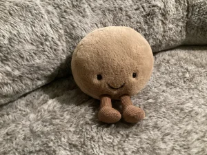 Amuseables Chocolate Macaron Jellycat photo