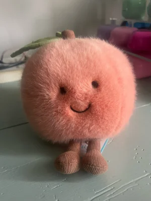 A photo of Amuseable Peach Jellycat taken by JellytimeLaMay