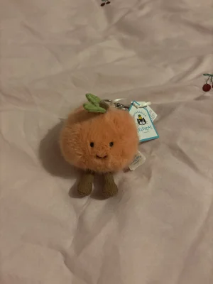 A photo of Amuseable Peach Jellycat taken by LeahC3022