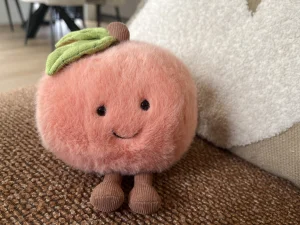 A photo of Amuseable Peach Jellycat taken by Jessie_Jelly