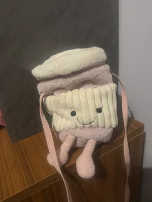 Amuseables Coffee-To-Go Pink Bag Jellycat | Jelly Journal