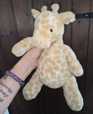 Puffles Giraffe Jellycat photo