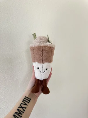 A photo of Amuseables Yulania Latte 🇨🇳  Jellycat taken by JodysJellies