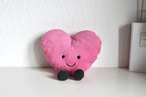 A photo of Amuseables Hot Pink Heart - Large Jellycat taken by Simone123