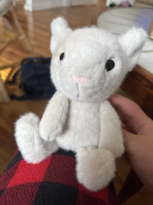 A photo of Fuzzle Mouse Jellycat taken by Jelly_cat_101