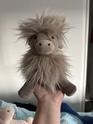 A photo of Gamboldown Cow Jellycat taken by Hanstrawberry