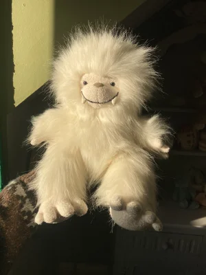 Yani Yeti Jellycat photo