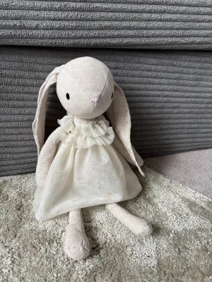 A photo of Jolie Bunny Jellycat taken by Zoe_Carter