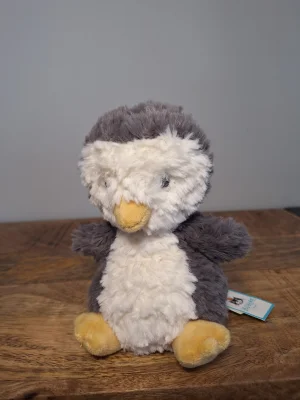 A photo of Yummy Penguin Jellycat taken by Sofie