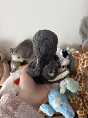 A photo of Inky Octopus - Small Jellycat taken by JellyElenJoy