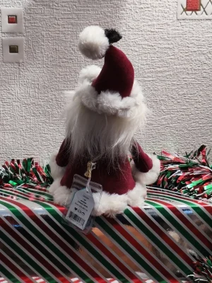 A photo of Crimson Santa Jellycat taken by Jelly_0ne