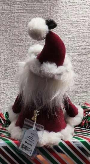 A photo of Crimson Santa Jellycat taken by Jelly_0ne