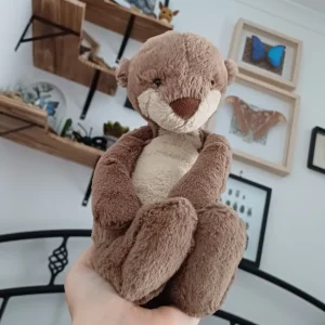 Bashful Otter - Medium Jellycat | Jelly Journal