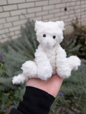 A photo of Fuddlewuddle Kitty - Small Jellycat taken by Vaetki