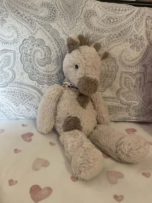 A photo of Billie Giraffe - Large Jellycat taken by rubynell