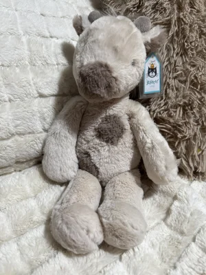 Billie Giraffe - Small Jellycat photo