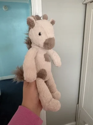 Billie Giraffe - Small Jellycat photo