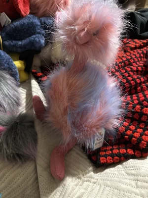 A photo of Candy Floss Pompom - Medium Jellycat taken by Alivia123