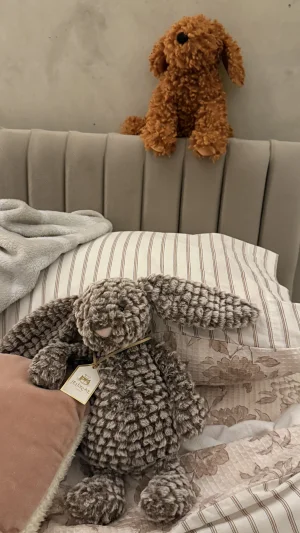 Bashful Luxe Bunny Pine Jellycat photo