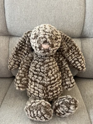 Bashful Luxe Bunny Pine Jellycat photo