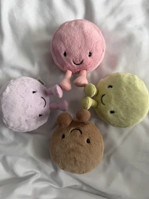 Amuseables Mia Macaron Jellycat photo