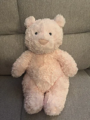 Leola Bear - Medium Jellycat photo uploaded by Mayajellycats13