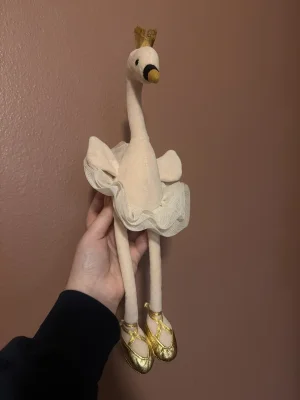Fancy Swan - Medium Jellycat photo