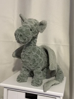 A photo of Drake Dragon - Large Jellycat taken by Bunnylove