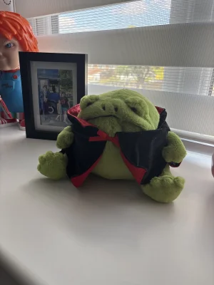 Ricky Rain Frog Vampire Jellycat photo