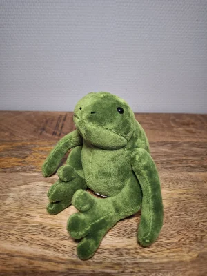 A photo of Frederick Frog Prince - Little Jellycat taken by Sofie