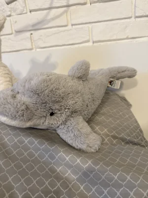 A photo of Dora Dolphin Jellycat taken by olicelka