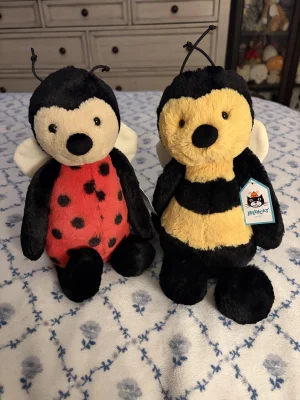 A photo of Bashful Ladybug - Medium Jellycat taken by Stephmarie207