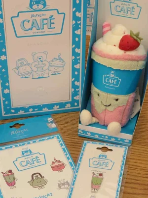 Amuseables Berrity Latte Jellycat photo