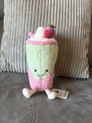 Amuseables Berrity Latte Jellycat | Jelly Journal