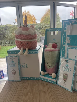 Amuseables Berrity Latte Jellycat photo